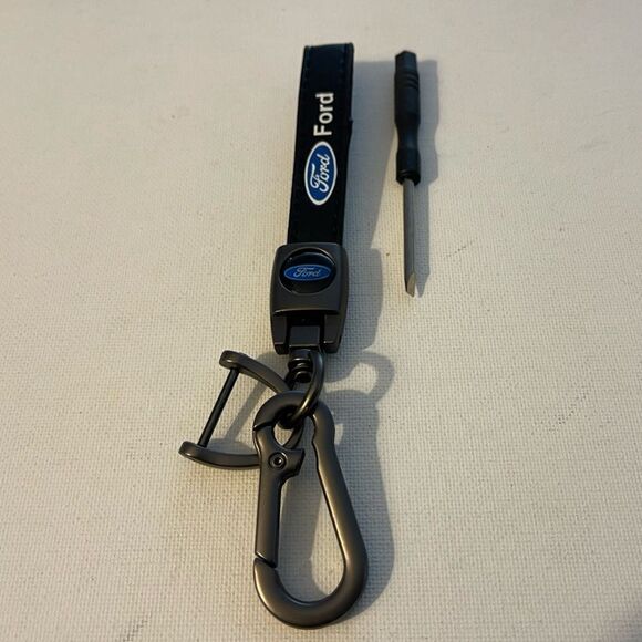 Ford key fob Keychain in black leather NWT - Picture 3 of 4